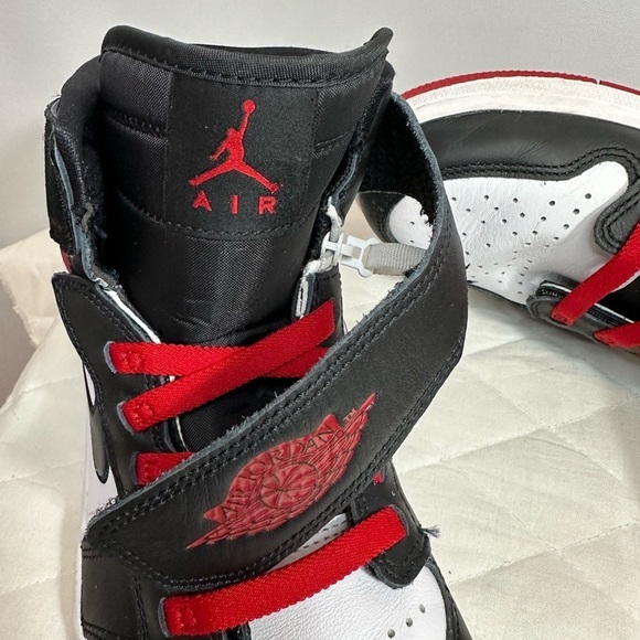Nike Air Jordan 1 Hi FlyEase Mens Size 8.5 Sneakers White Black Red Shoes - Picture 11 of 16